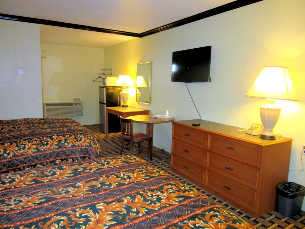 Budget Host Inn Arlington Exterior foto